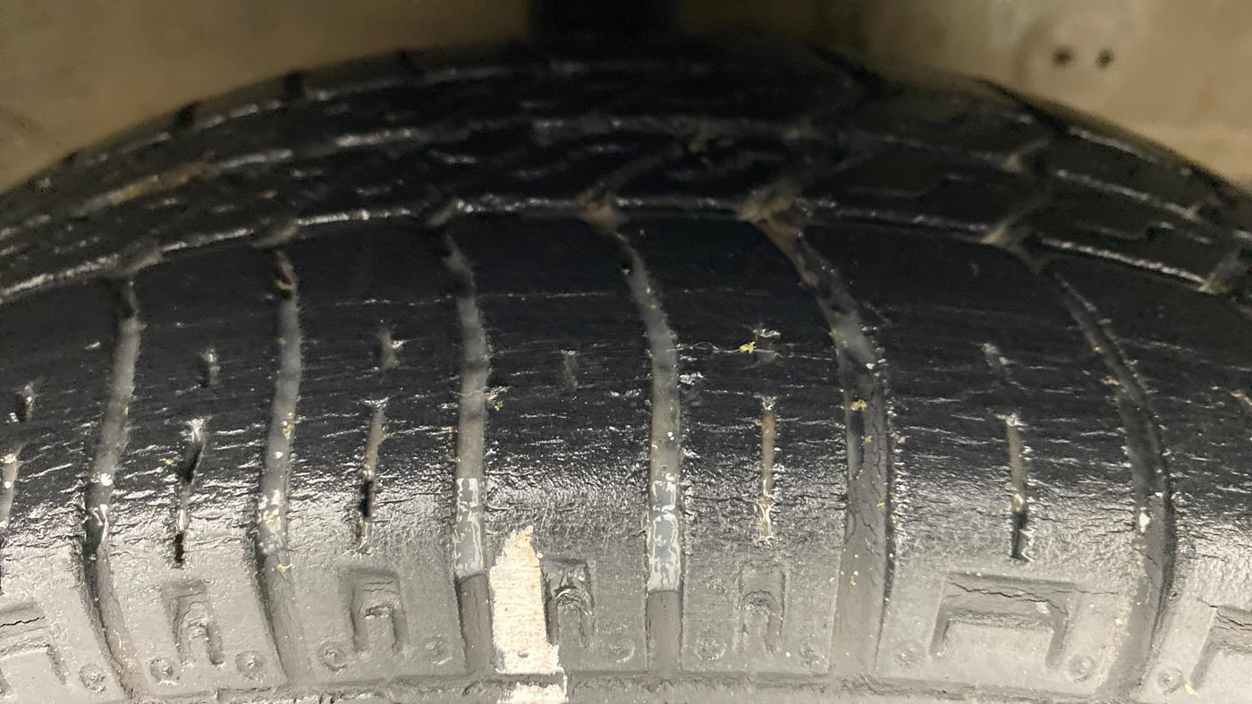 2012 Hyundai Eon ERA PLUS, Petrol, Manual, 45,171 km, Right Front Tyre Tread