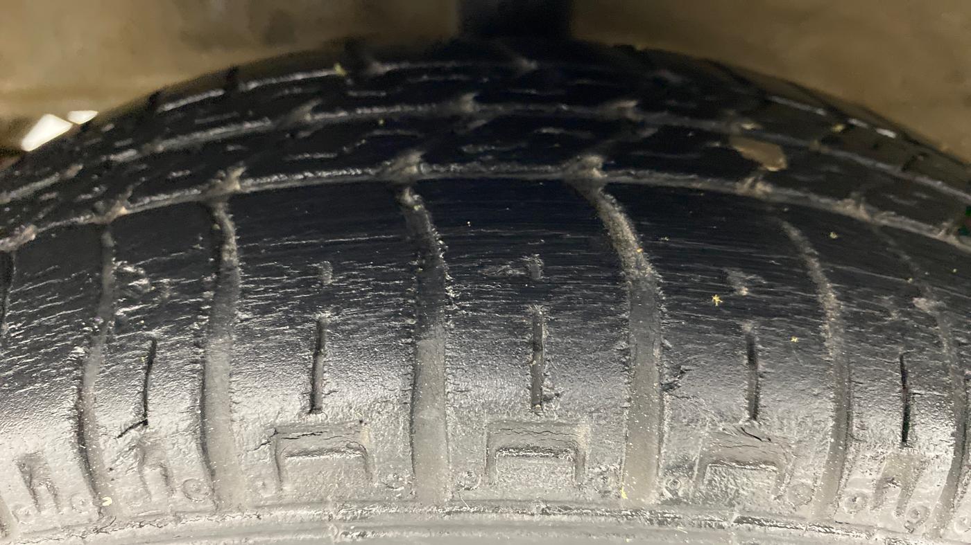 2012 Hyundai Eon ERA PLUS, Petrol, Manual, 45,171 km, Left Front Tyre Tread