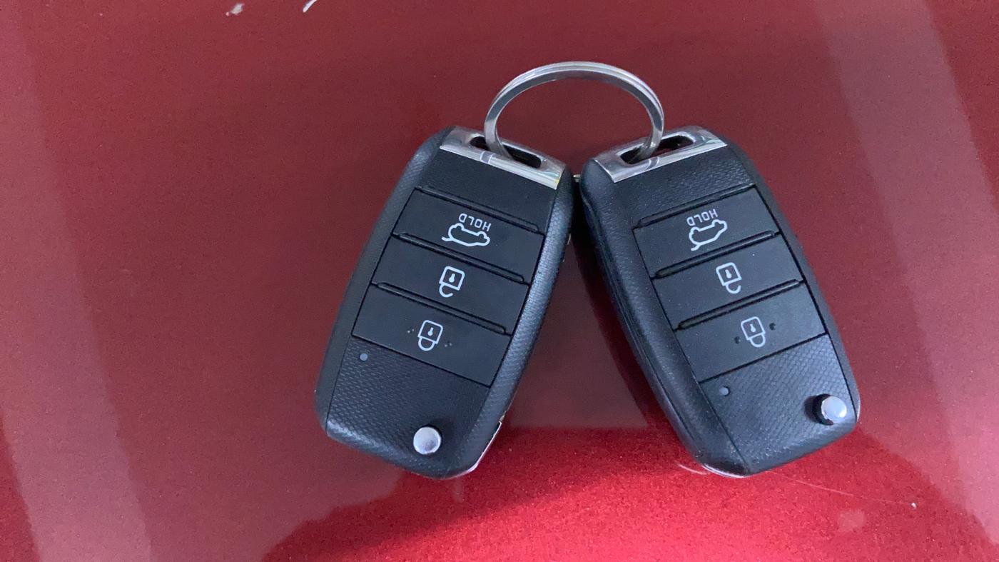2022 KIA SONET HTK PLUS 1.2, Petrol, Manual, 22,105 km, Key Close Up