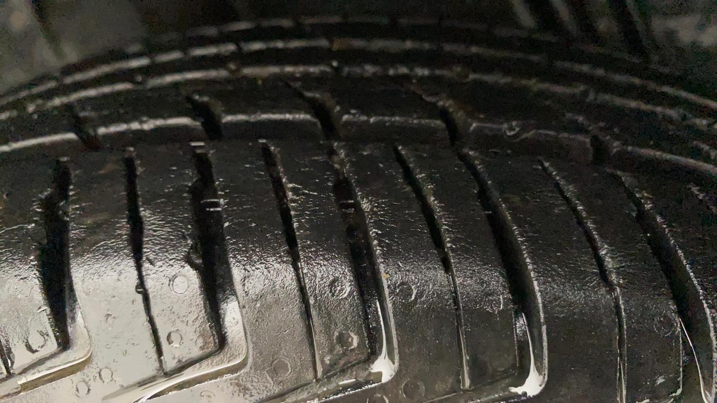2015 Renault Kwid RXT 0.8, Petrol, Manual, 48,883 km, Right Rear Tyre Tread