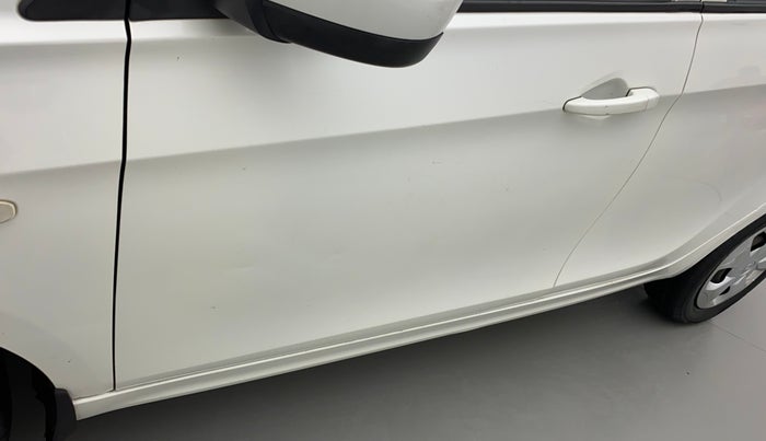 2018 Tata Tiago XT PETROL, Petrol, Manual, 37,744 km, Front passenger door - Slightly dented