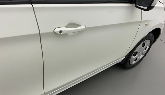 2018 Tata Tiago XT PETROL, Petrol, Manual, 37,744 km, Driver-side door - Slightly dented