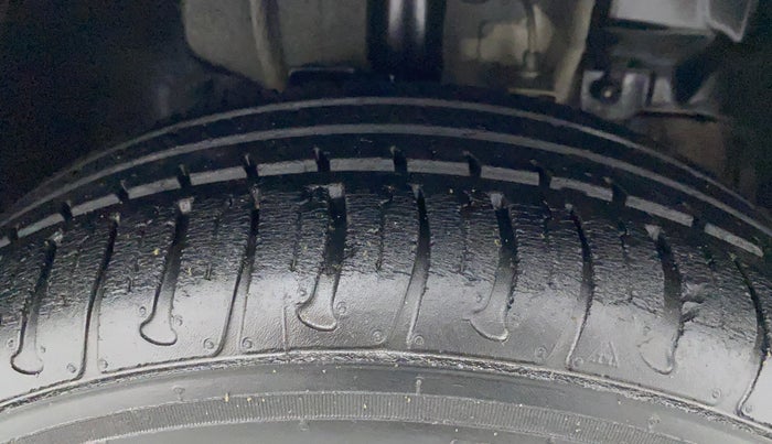 2018 Tata Tiago XT PETROL, Petrol, Manual, 37,744 km, Right Front Tyre Tread
