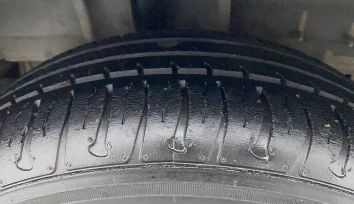 2018 Tata Tiago XT PETROL, Petrol, Manual, 37,744 km, Right Rear Tyre Tread