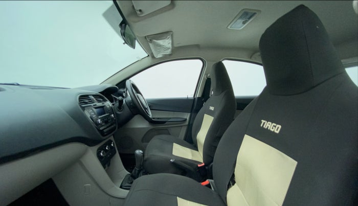 2018 Tata Tiago XT PETROL, Petrol, Manual, 37,744 km, Right Side Front Door Cabin