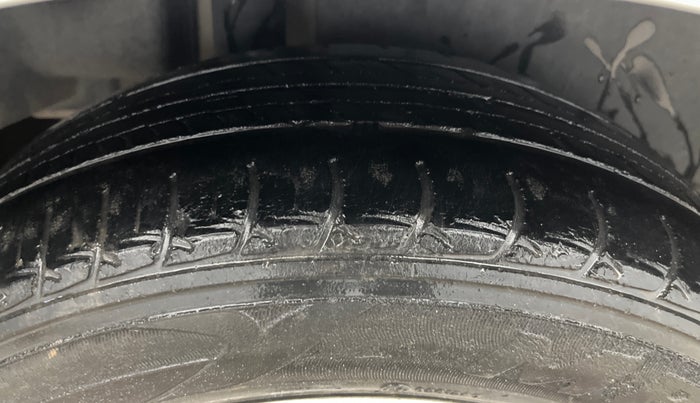 2015 Maruti Ciaz ZXI AT, Petrol, Automatic, 95,726 km, Right Rear Tyre Tread