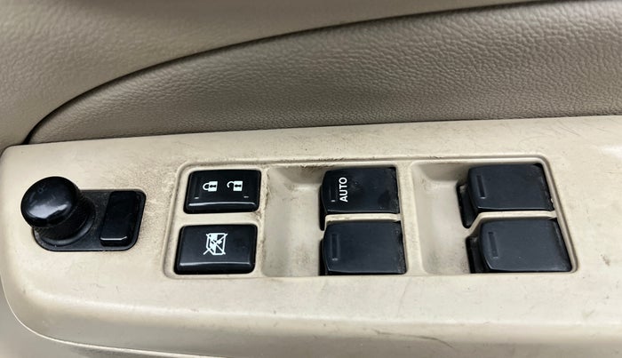 2015 Maruti Ciaz ZXI AT, Petrol, Automatic, 95,726 km, Driver Side Door Panels Control