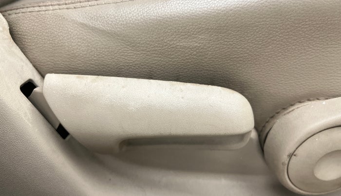 2015 Maruti Ciaz ZXI AT, Petrol, Automatic, 95,726 km, Driver Side Adjustment Panel