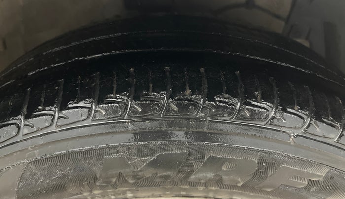 2015 Maruti Ciaz ZXI AT, Petrol, Automatic, 95,726 km, Right Front Tyre Tread