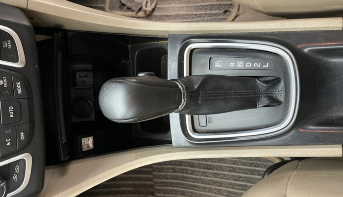 2015 Maruti Ciaz ZXI AT, Petrol, Automatic, 95,726 km, Gear Lever