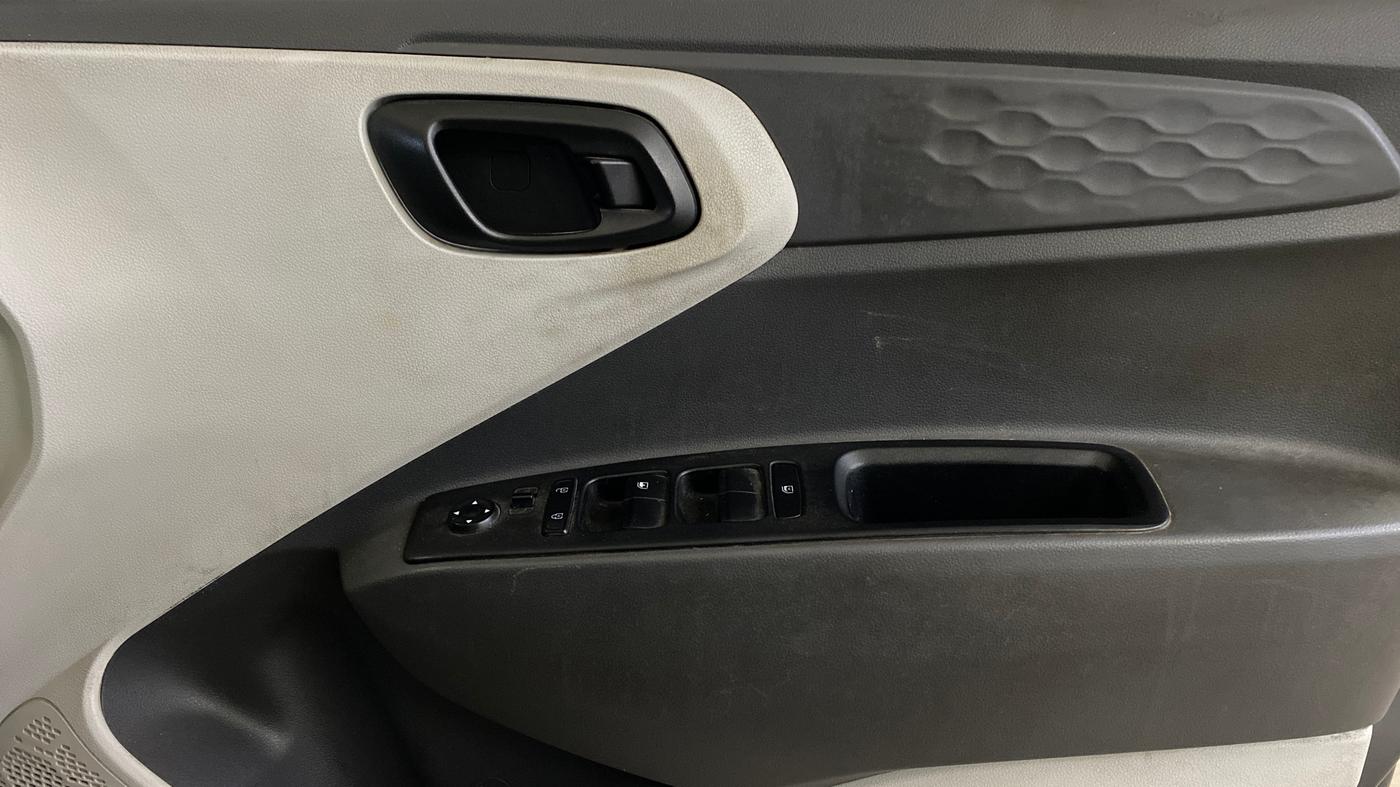 2021 Hyundai GRAND I10 NIOS MAGNA 1.2 KAPPA VTVT CNG, CNG, Manual, 99,475 km, Driver Side Door Panels Control