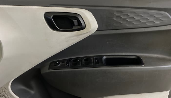 2021 Hyundai GRAND I10 NIOS MAGNA 1.2 KAPPA VTVT CNG, CNG, Manual, 99,475 km, Driver Side Door Panels Control