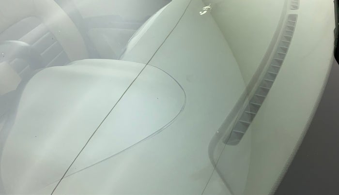 2012 Hyundai i10 MAGNA 1.2, CNG, Manual, 98,106 km, Front windshield - Minor spot on windshield