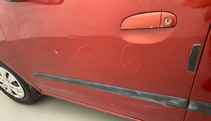 2012 Hyundai i10 MAGNA 1.2, CNG, Manual, 98,106 km, Front passenger door - Slightly dented