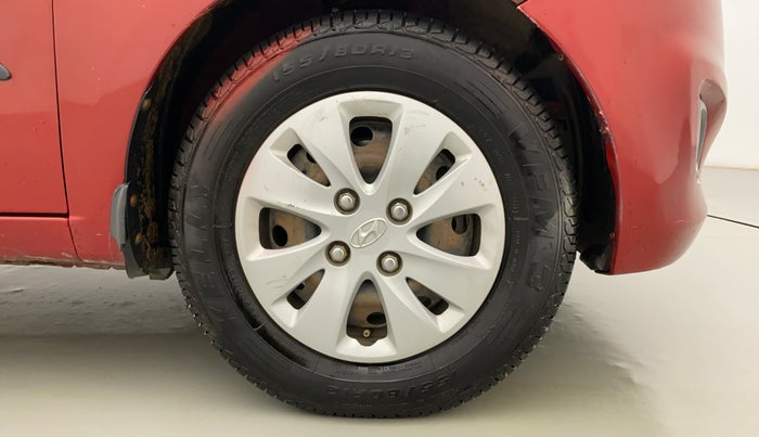 2012 Hyundai i10 MAGNA 1.2, CNG, Manual, 98,106 km, Right Front Wheel