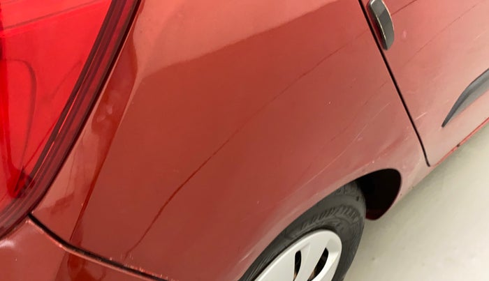 2012 Hyundai i10 MAGNA 1.2, CNG, Manual, 98,106 km, Right quarter panel - Slightly dented