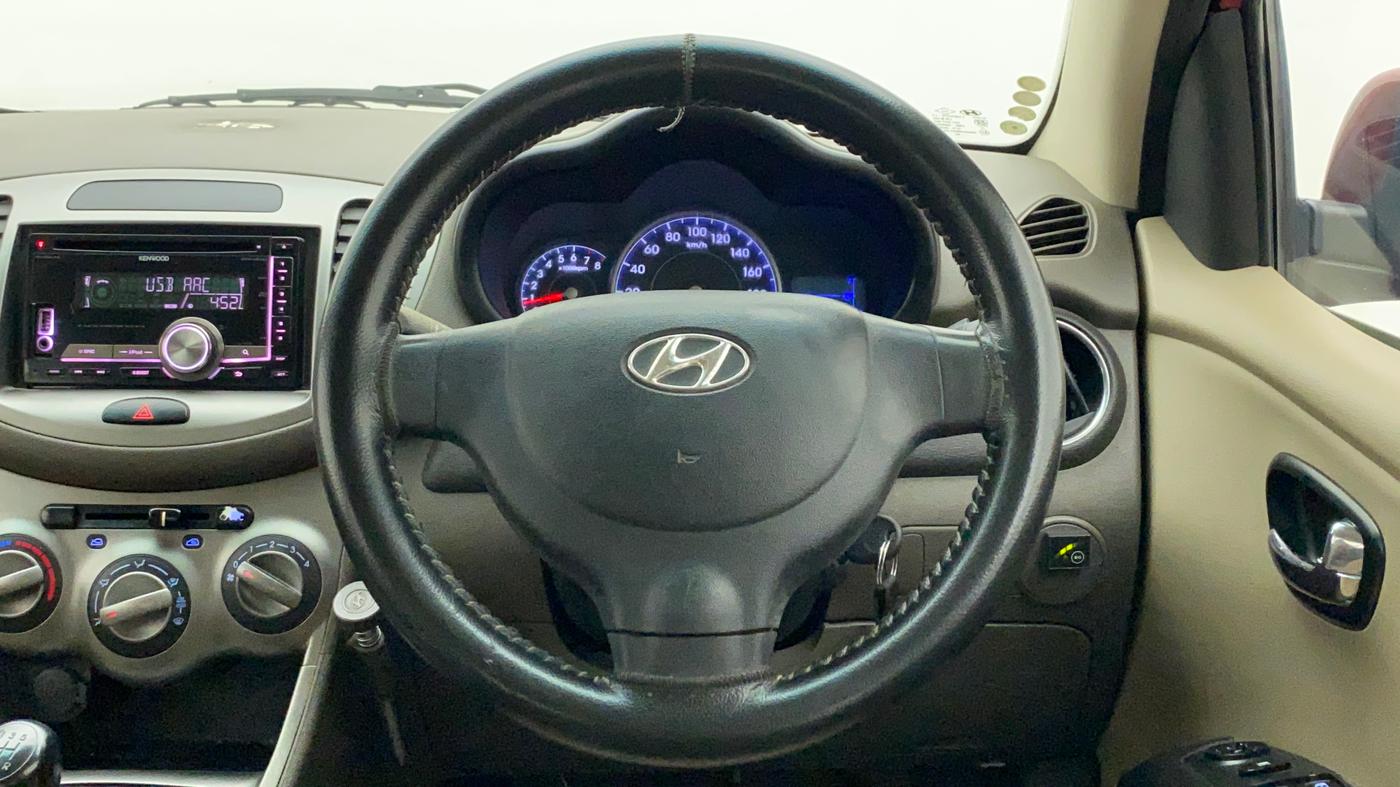 2012 Hyundai i10 MAGNA 1.2, CNG, Manual, 98,106 km, Steering Wheel Close Up