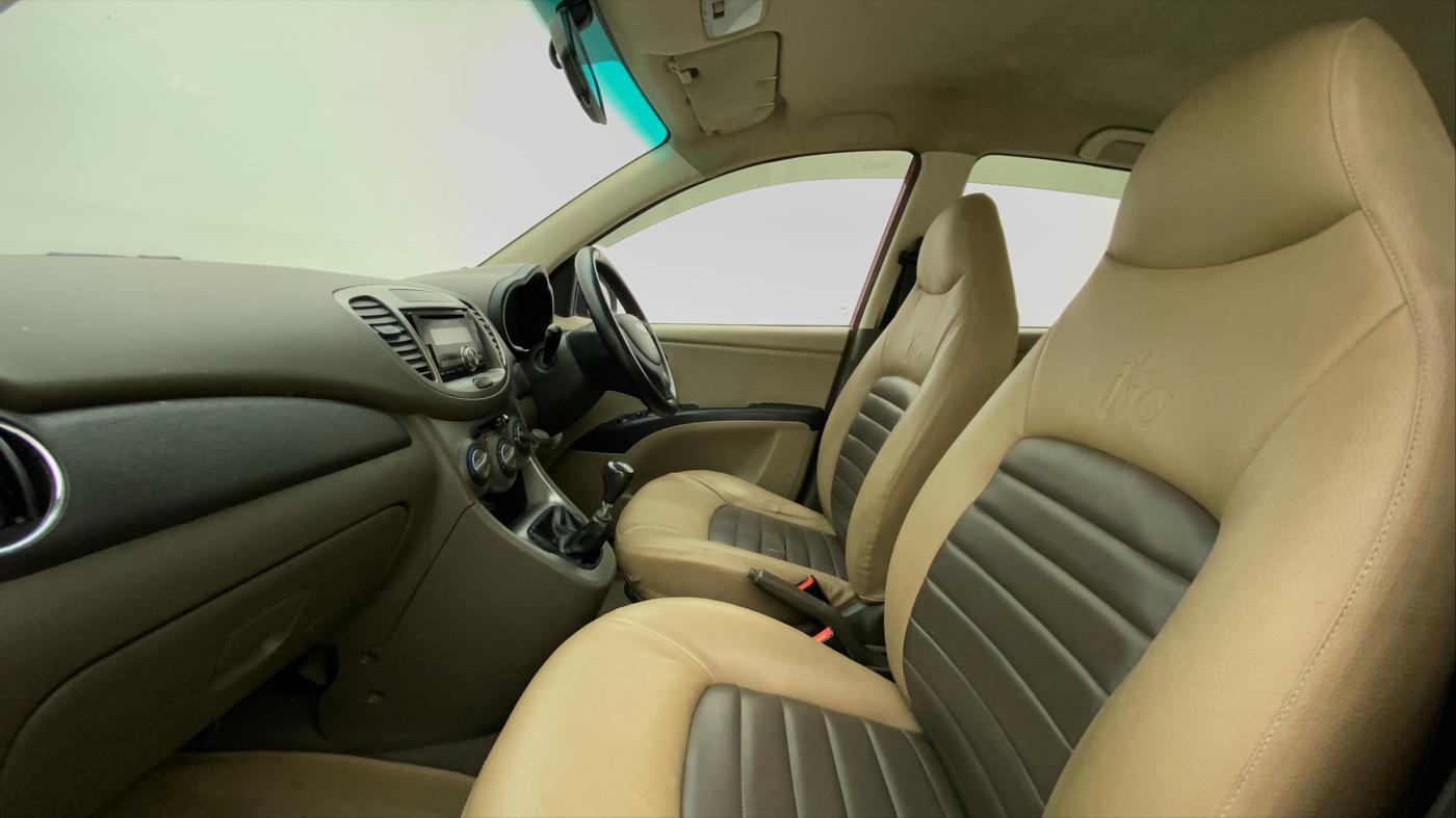 2012 Hyundai i10 MAGNA 1.2, CNG, Manual, 98,106 km, Right Side Front Door Cabin