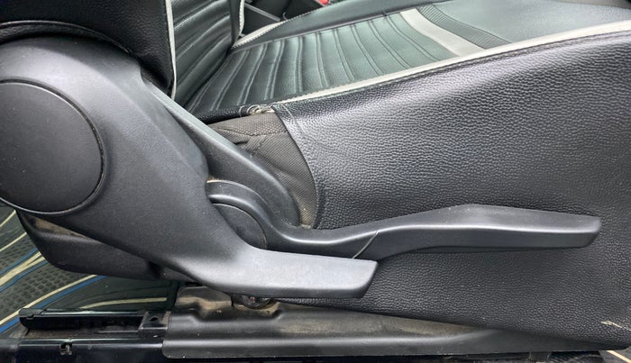 2018 Maruti Baleno ZETA CVT PETROL 1.2, Petrol, Automatic, 46,077 km, Driver Side Adjustment Panel