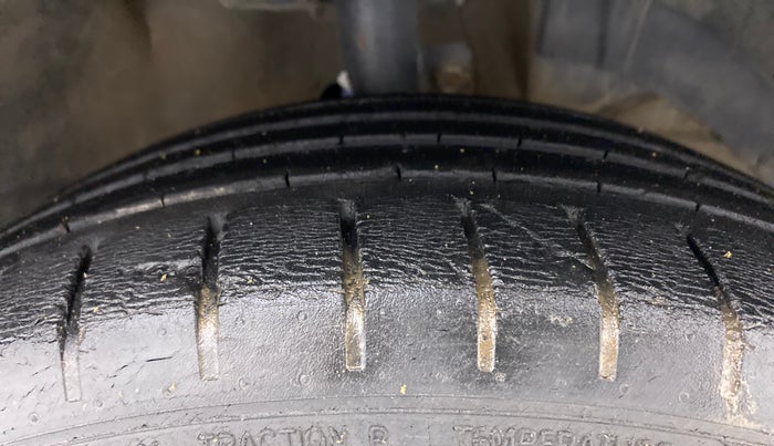 2018 Maruti Baleno ZETA CVT PETROL 1.2, Petrol, Automatic, 46,077 km, Right Front Tyre Tread