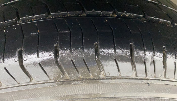 2016 Hyundai Elite i20 SPORTZ 1.2, Petrol, Manual, 47,267 km, Right Rear Tyre Tread