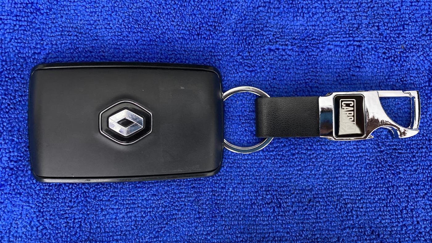 2022 Renault TRIBER 1.0 RXZ, Petrol, Manual, 2,325 km, Key Close Up