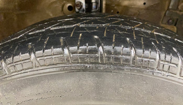 2013 Maruti Swift VXI, Petrol, Manual, 36,500 km, Right Front Tyre Tread