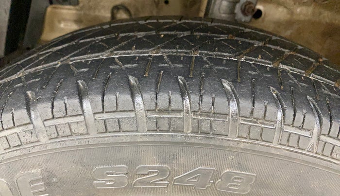 2013 Maruti Swift VXI, Petrol, Manual, 36,500 km, Left Front Tyre Tread