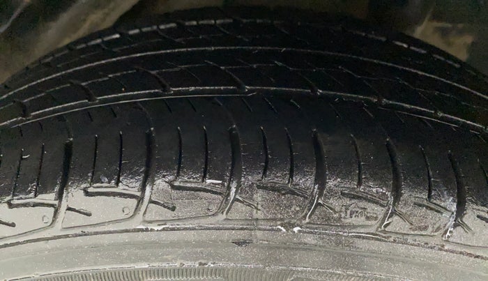 2014 Honda Brio S MT, Petrol, Manual, 64,445 km, Left Rear Tyre Tread