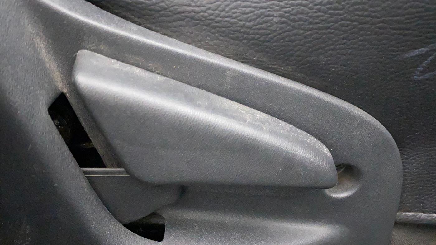 2018 Datsun Go Plus T, Petrol, Manual, 29,165 km, Driver Side Adjustment Panel