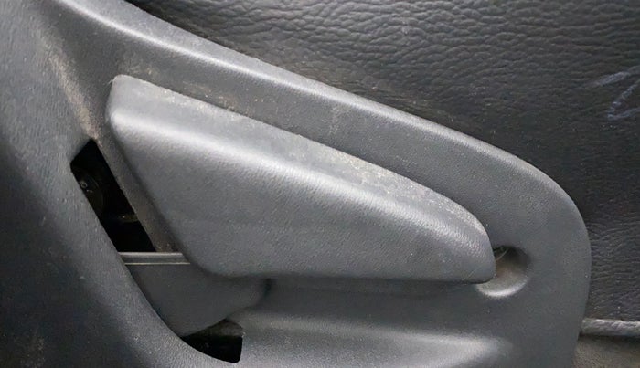 2018 Datsun Go Plus T, Petrol, Manual, 29,165 km, Driver Side Adjustment Panel