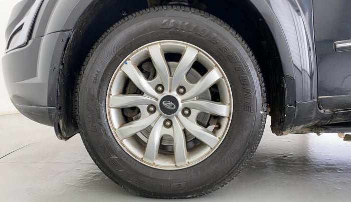 2019 Mahindra XUV500 W9, Diesel, Manual, 95,162 km, Left Front Wheel