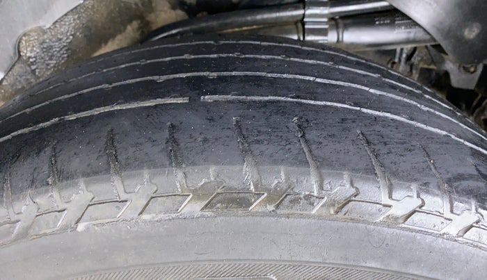 2019 Mahindra XUV500 W9, Diesel, Manual, 95,162 km, Left Rear Tyre Tread