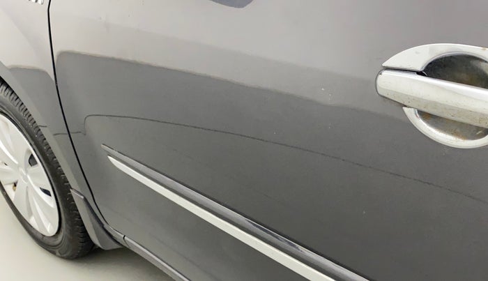 2017 Maruti Ertiga VXI, Petrol, Manual, 94,077 km, Front passenger door - Slightly dented