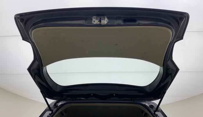 2017 Maruti Ertiga VXI, Petrol, Manual, 94,077 km, Boot Door Open