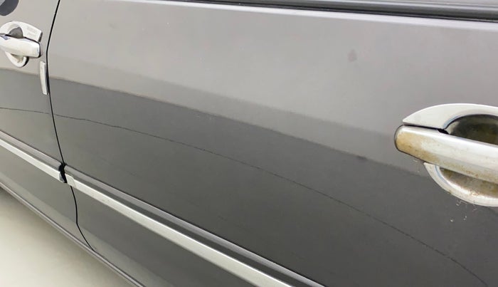 2017 Maruti Ertiga VXI, Petrol, Manual, 94,077 km, Rear left door - Slightly dented