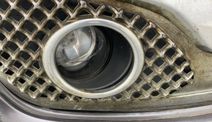 2017 Maruti Ertiga VXI, Petrol, Manual, 94,077 km, Right fog light - Minor damage