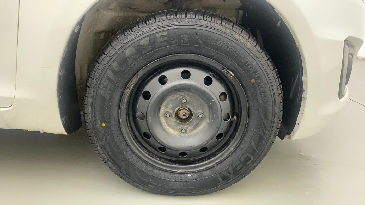 2017 Maruti Swift VXI, Petrol, Manual, 36,035 km, Right Front Wheel