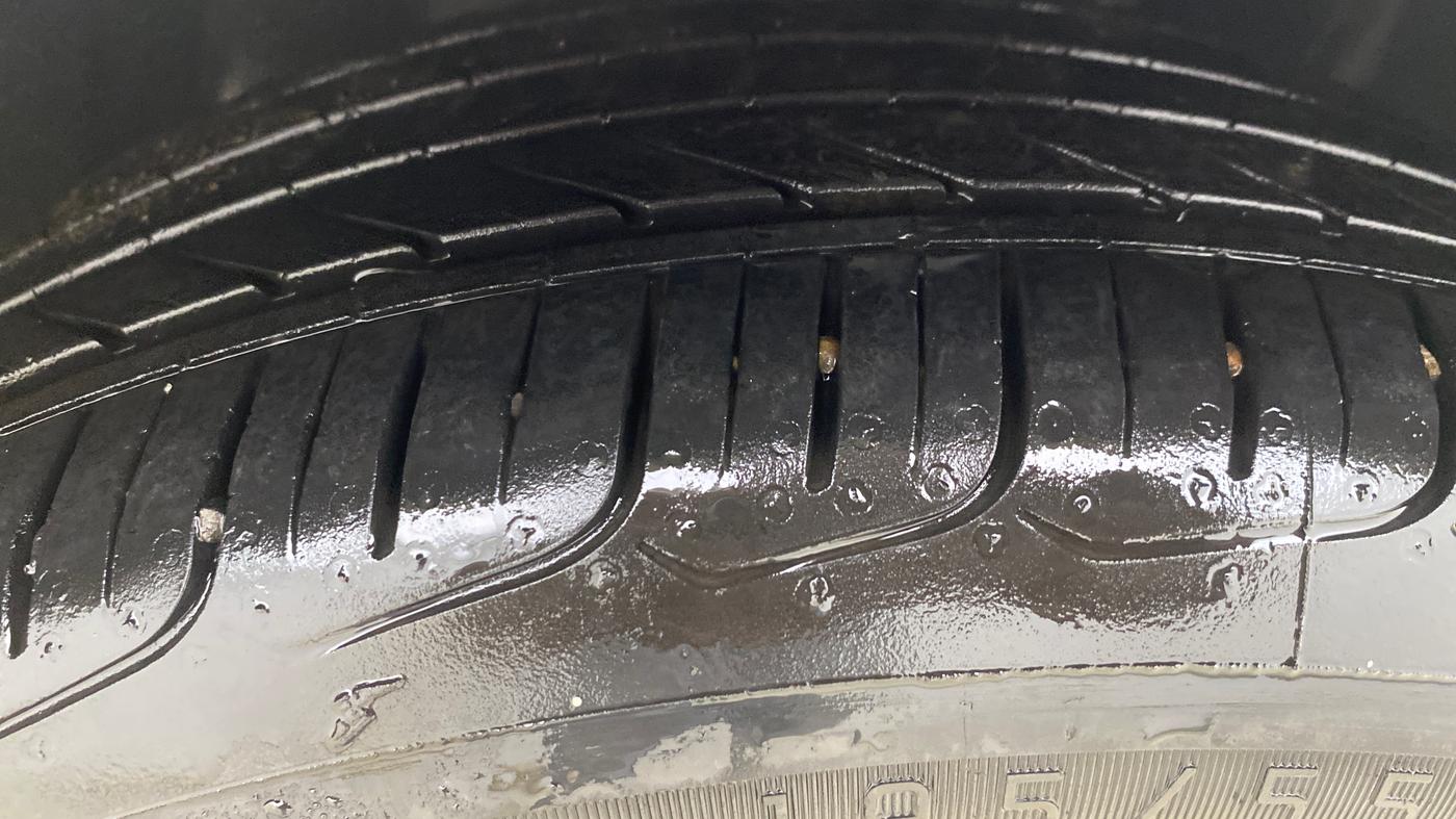 2022 Tata ALTROZ XZ PETROL, Petrol, Manual, 54,827 km, Right Front Tyre Tread