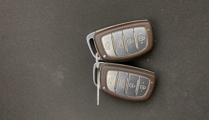 2021 Hyundai NEW I20 ASTA (O) 1.2 MT, Petrol, Manual, 51,491 km, Key Close Up