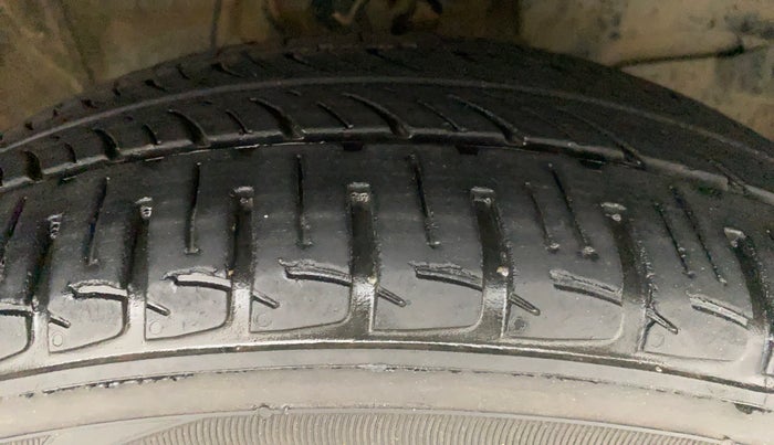 2017 Honda City V MT PETROL, Petrol, Manual, 22,287 km, Right Front Tyre Tread