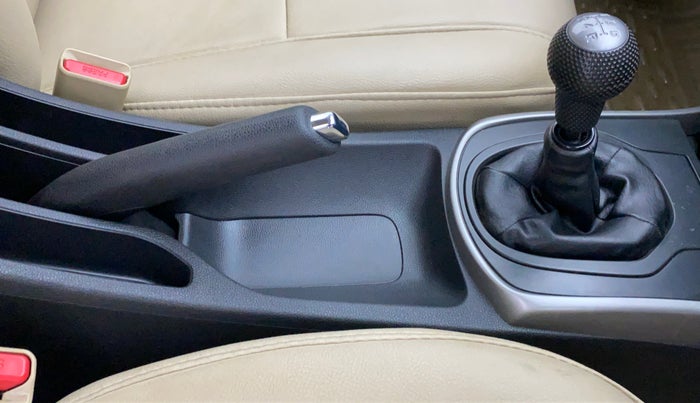 2017 Honda City V MT PETROL, Petrol, Manual, 22,287 km, Gear Lever