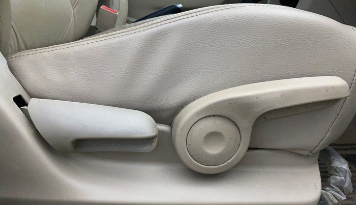 2021 Maruti Ciaz ALPHA  AT 1.5 SHVS PETROL, Petrol, Automatic, 1,43,468 km, Driver Side Adjustment Panel