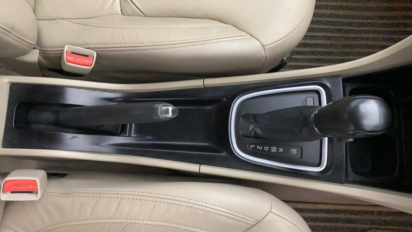 2021 Maruti Ciaz ALPHA  AT 1.5 SHVS PETROL, Petrol, Automatic, 1,43,468 km, Gear Lever