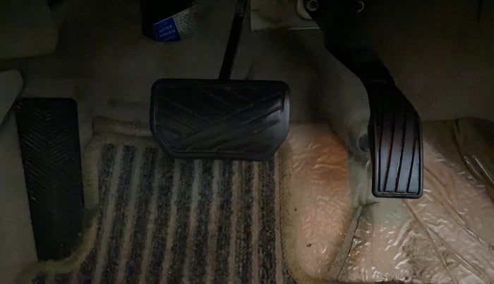 2021 Maruti Ciaz ALPHA  AT 1.5 SHVS PETROL, Petrol, Automatic, 1,43,468 km, Pedals