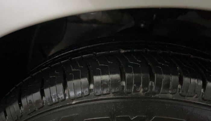 2014 Hyundai Xcent S 1.2, Petrol, Manual, 54,737 km, Left Front Tyre Tread