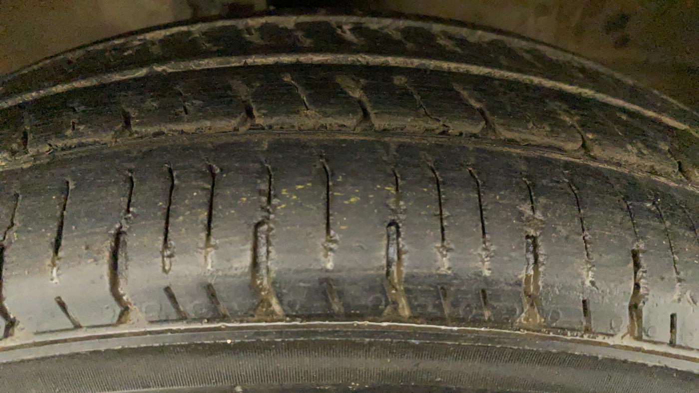 2018 Maruti Wagon R 1.0 LXI CNG, CNG, Manual, 79,135 km, Right Front Tyre Tread