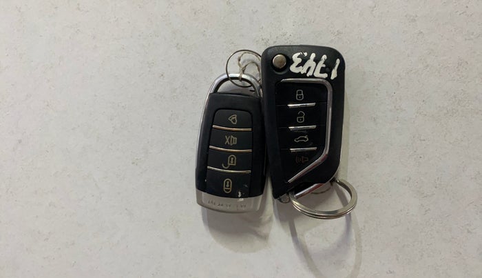 2019 Tata Tiago XM PETROL, Petrol, Manual, 40,729 km, Key Close Up