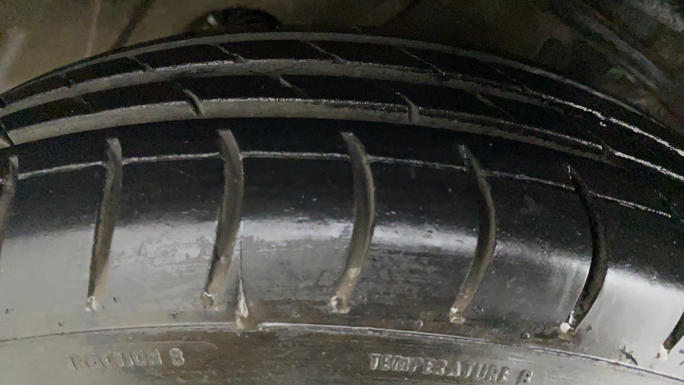 2016 Maruti Alto 800 LXI CNG, CNG, Manual, 64,850 km, Right Rear Tyre Tread