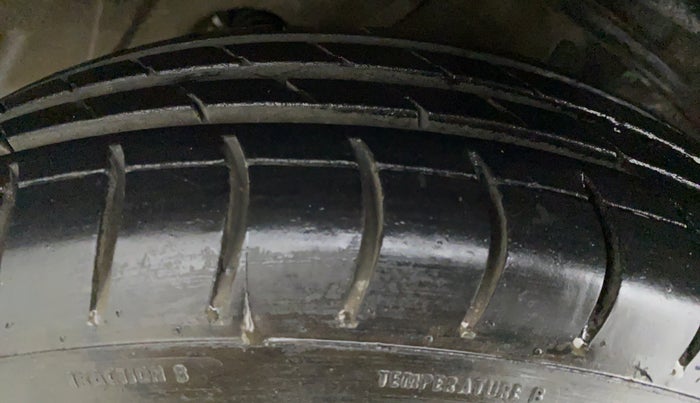 2016 Maruti Alto 800 LXI CNG, CNG, Manual, 64,850 km, Right Rear Tyre Tread